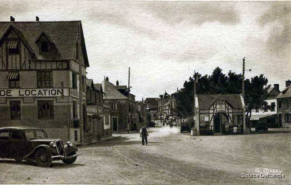 50 Coutainville Arrivee et Chalet du Syndicat d Initiative.jpg